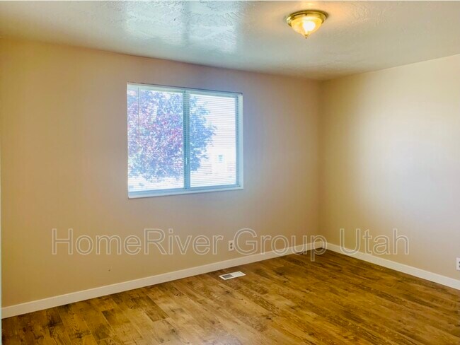 Foto del edificio - 4767 W 5865 S