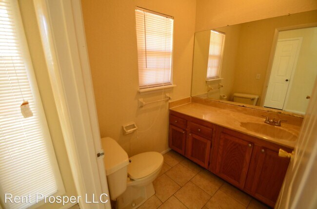 Building Photo - 2 br, 2.5 bath House - 4003 Dijon Dr #K