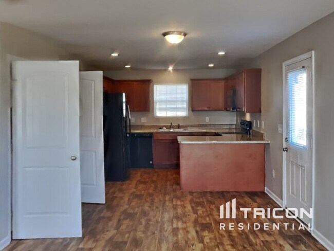 Foto del edificio - 927 Canyon Creek Dr
