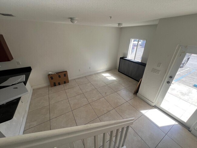 Foto del edificio - 875 SW 7th St