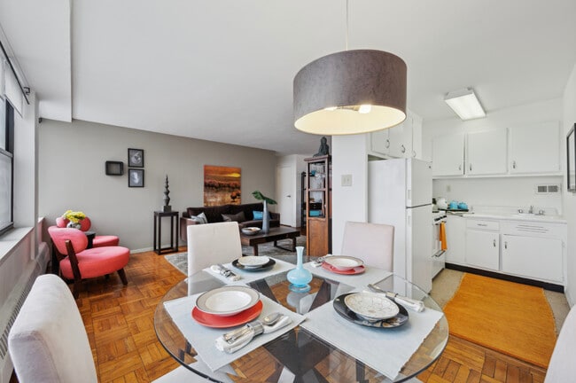 Living Area - Apartments@1220