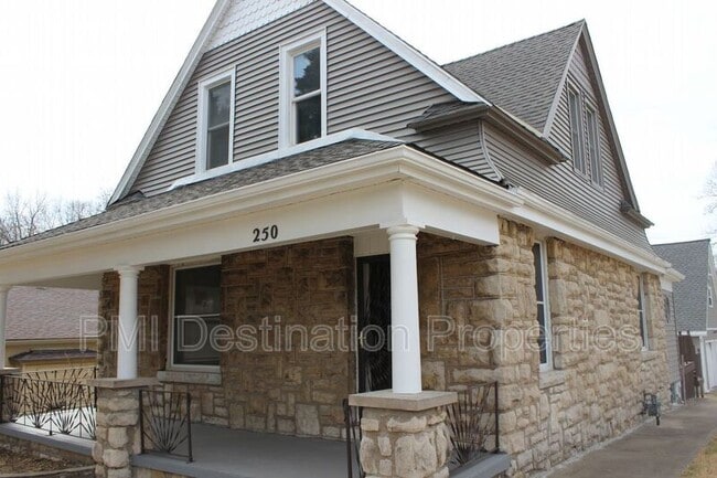 Building Photo - 250 N Thorpe St