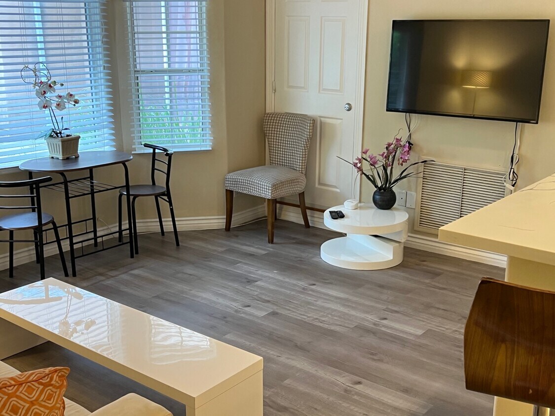 Foto principal - 6960 Forbes Ave