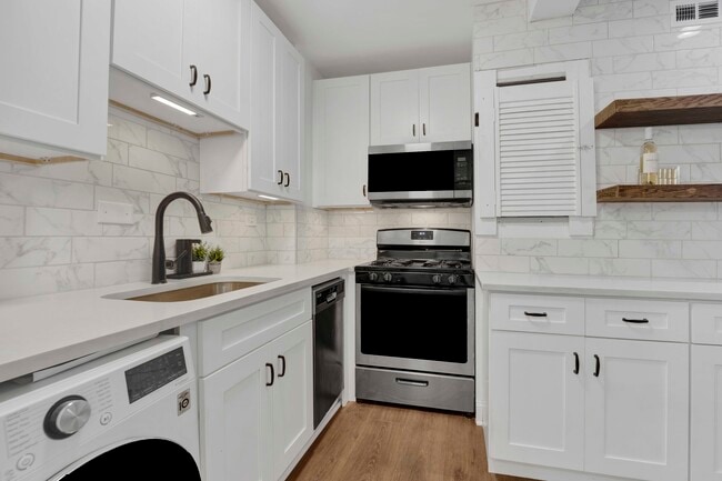 Foto del edificio - 1851 W Dickens Ave