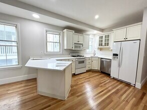 Building Photo - 12 Buttonwood St