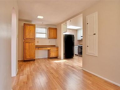 Sala de estar - 1704 State Ave
