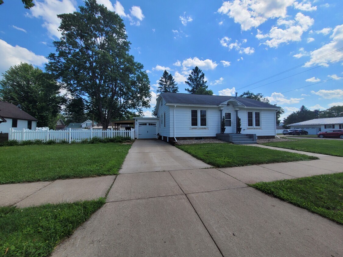 Foto principal - 429 W Cedar St