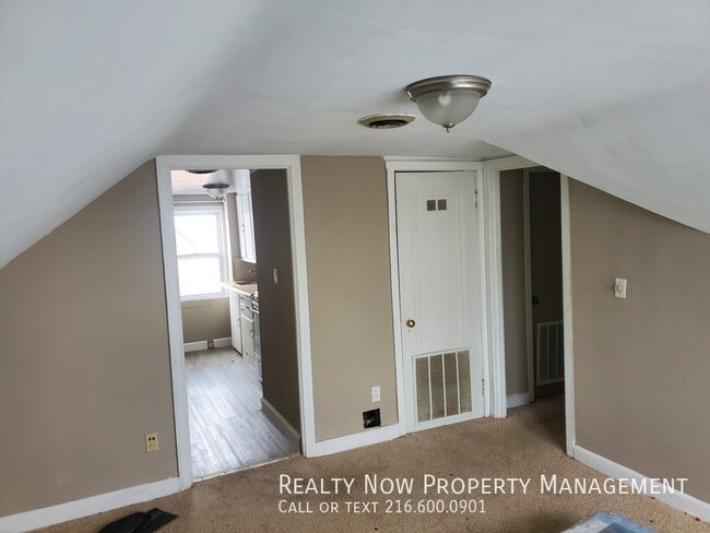 Foto del edificio - 1504 Sherbrook Rd