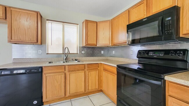 Building Photo - 12933 W Fleetwood Ln