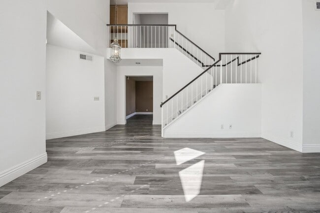 Foto del edificio - 3283 Braemar Ln