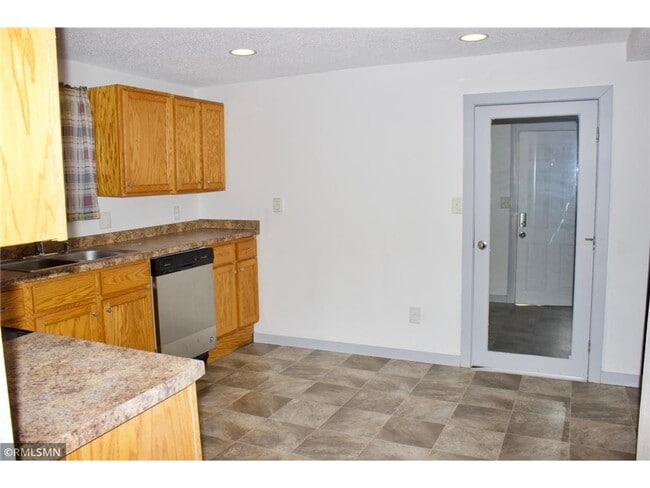 Foto del edificio - 215-212 12th Ave N