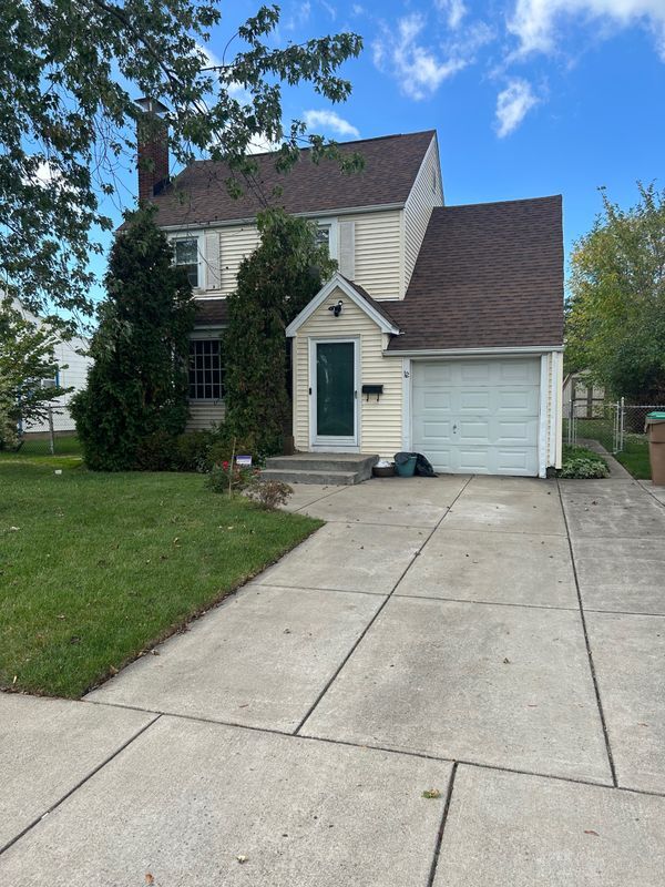 Primary Photo - 12 Cleveland Dr