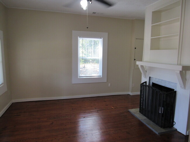 Foto del edificio - Cute 2 BR/ 1 BA in North Forsyth!