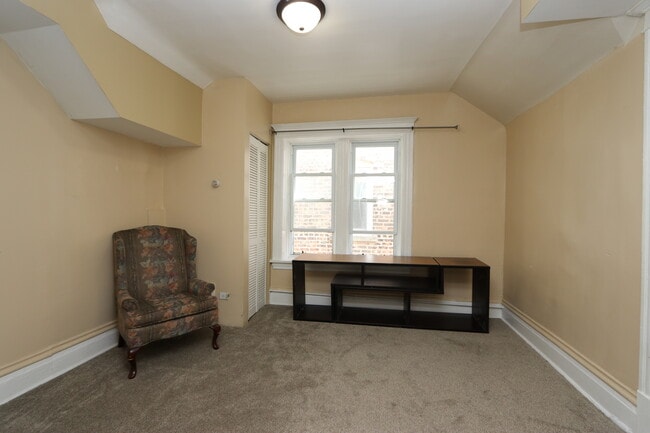 Building Photo - 1910 N Keystone Ave