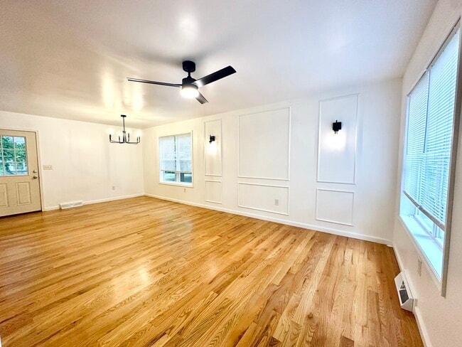 Building Photo - 21 Loughberry Rd S