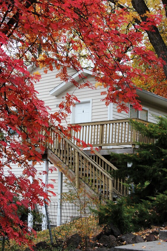 Primary Photo - 1020 NE Alfred Ln