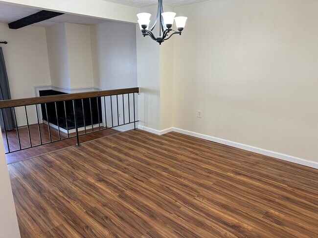 Foto del edificio - 1505 Harewood Sq