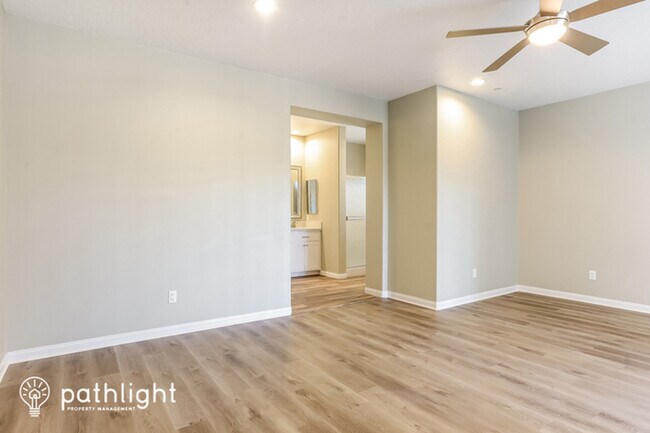 Foto del edificio - 16014 Tokay Street