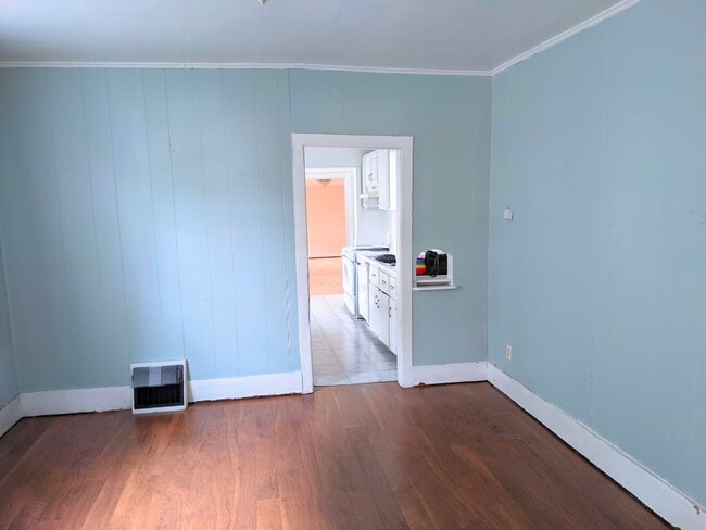 Living Room - 1410 Hamilton St SW