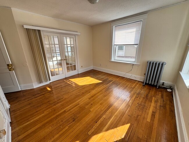 Building Photo - 8 Barrows St