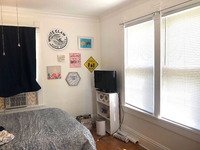 Foto del edificio - 1507 W Callender Ave