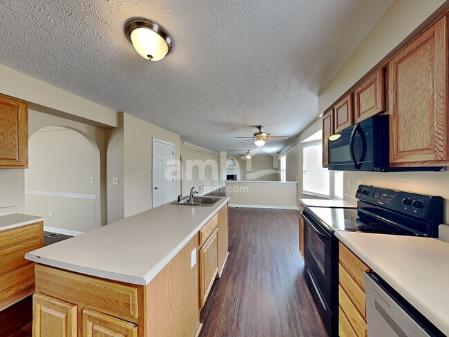 Foto del edificio - 90 Knights Bridge Dr N