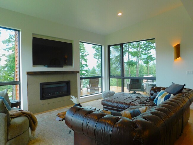 Building Photo - 55 Shady Pnes Ln