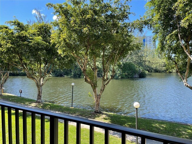 Foto del edificio - 4805 NW 7th St