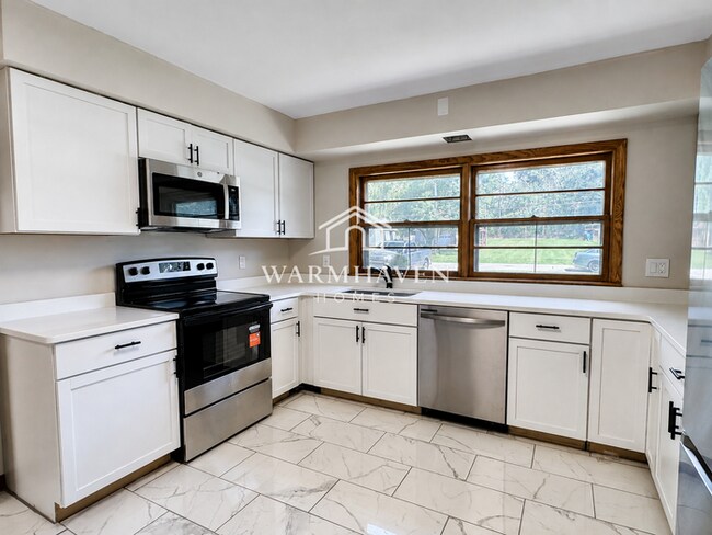 Building Photo - 770 Danner Rd