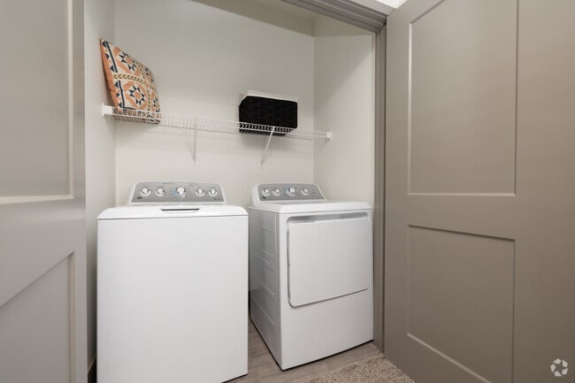 2BR, 2BA - 1,075SF - Laundry - Pueblo Springs