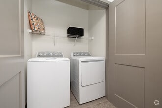 2BR, 2BA - 1,075SF - Laundry - Pueblo Springs