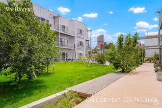 Building Photo - 2550 Lawrence St