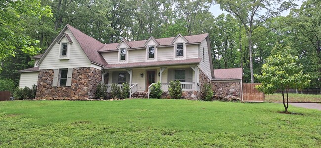 Foto del edificio - Beautifully renovated home in Rocky Woods ...