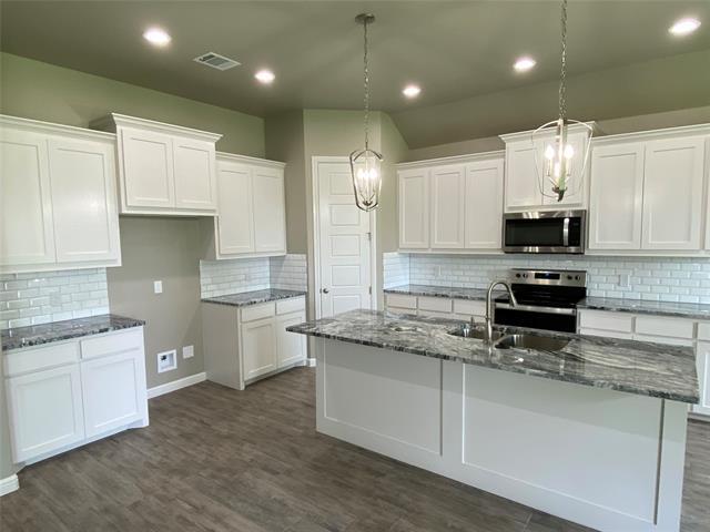 Building Photo - 612 Sovereign Dr