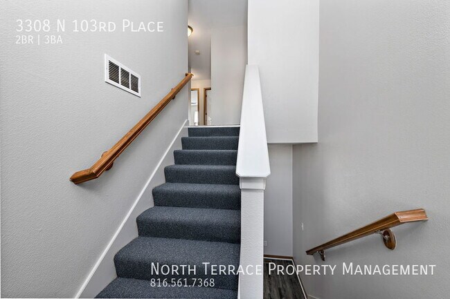 Foto del edificio - Updated 2BR 2.5BATH Townhouse in Kansas Ci...