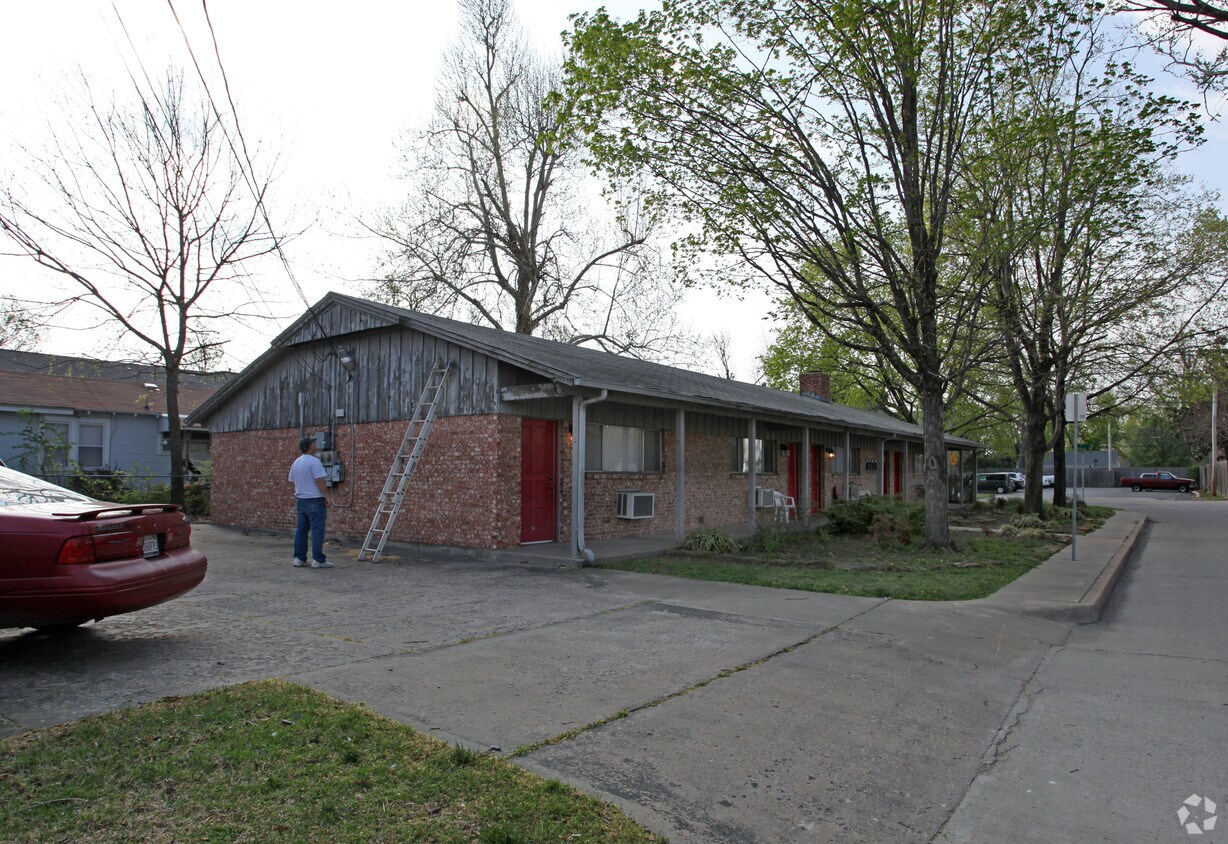 Building Photo - 4119 S Quincy Ave
