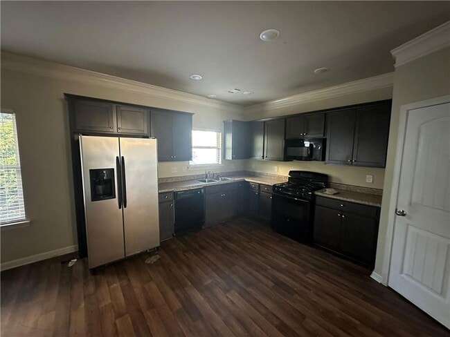 Building Photo - 348 Turtle Creek Dr