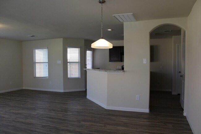 Building Photo - 5722 Latta Plantation Dr