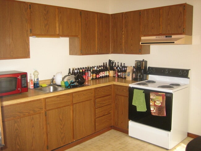 Building Photo - 871 Hague Ave