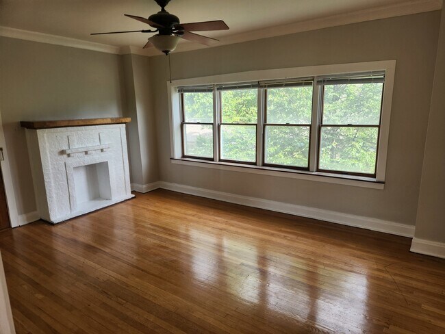 Foto del edificio - 2835 W Byron St