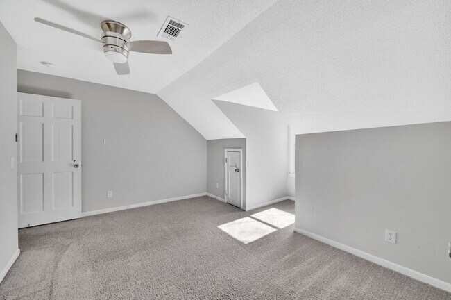 Building Photo - 220 Wilkes Dr