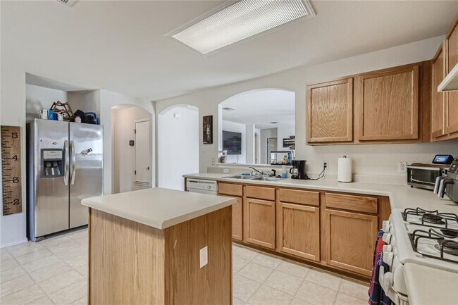 Foto del edificio - 129 Steven Street, Hutto, TX 78634 - 3 BR ...