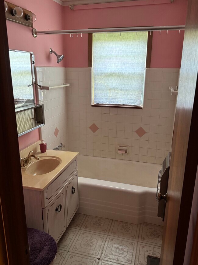 Foto del edificio - 229 E Xyler St