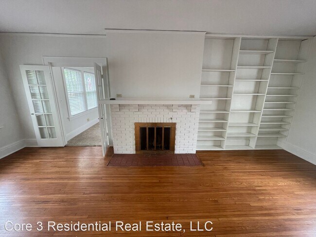 Building Photo - 3 br, 2.5 bath House - 1701 E. Washington