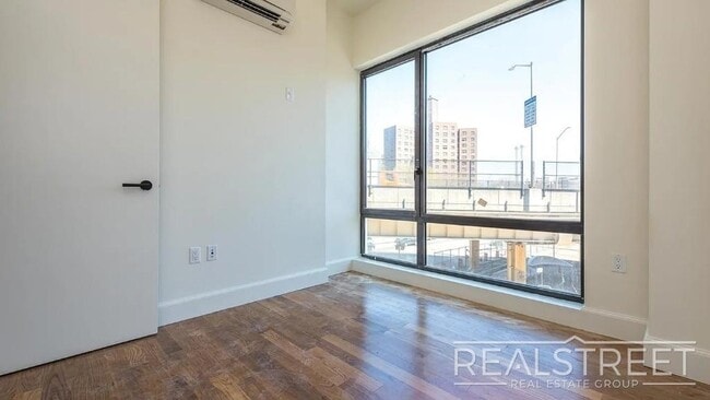 Building Photo - Duffield Street