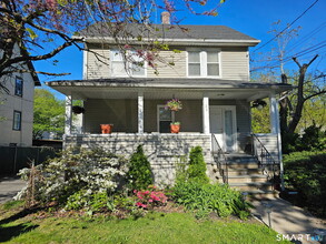 Building Photo - 24 Hollow Wood Ln