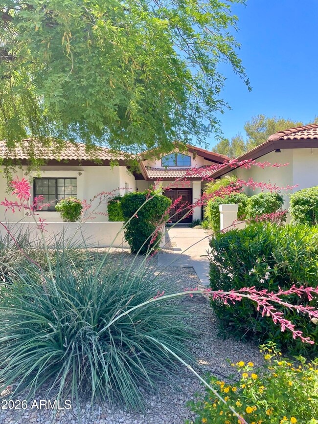 Building Photo - 8617 E Larkspur Dr