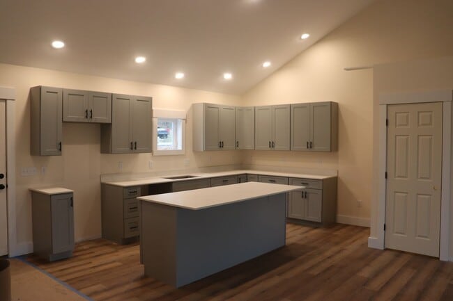 Foto del edificio - 1785 Kellogg Rd