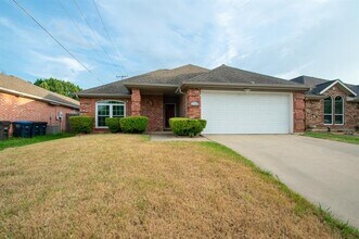 Building Photo - 8728 Elbe Trail
