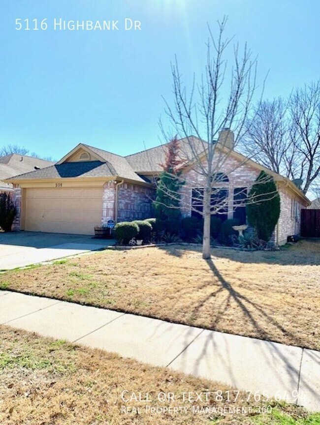 Building Photo - South Arlington stunner ready for a March ...